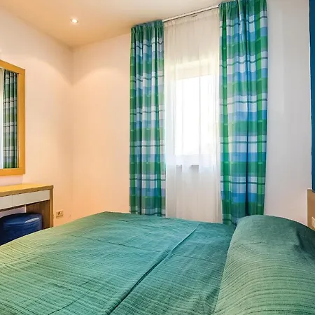 Apartment Stunning In With Sauna, 2 Bedrooms And Wifi